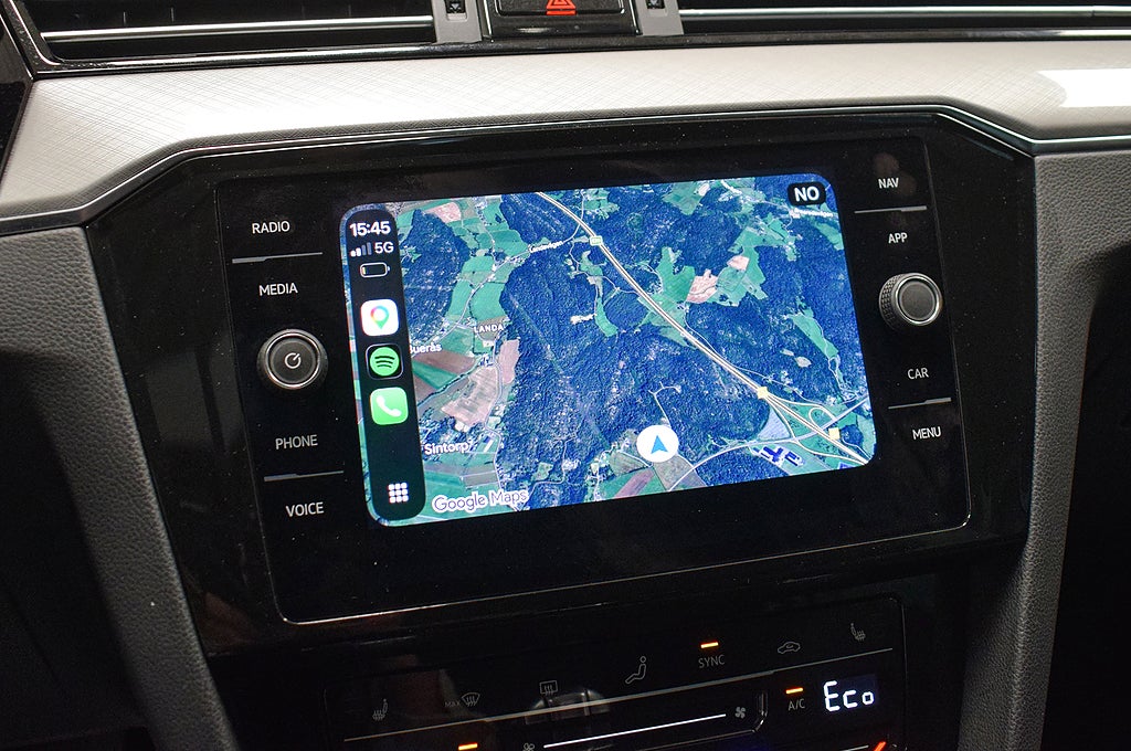 Volkswagen Passat Sportscombi GTE Värmare Drag Matrix Massage 360 Cockpit