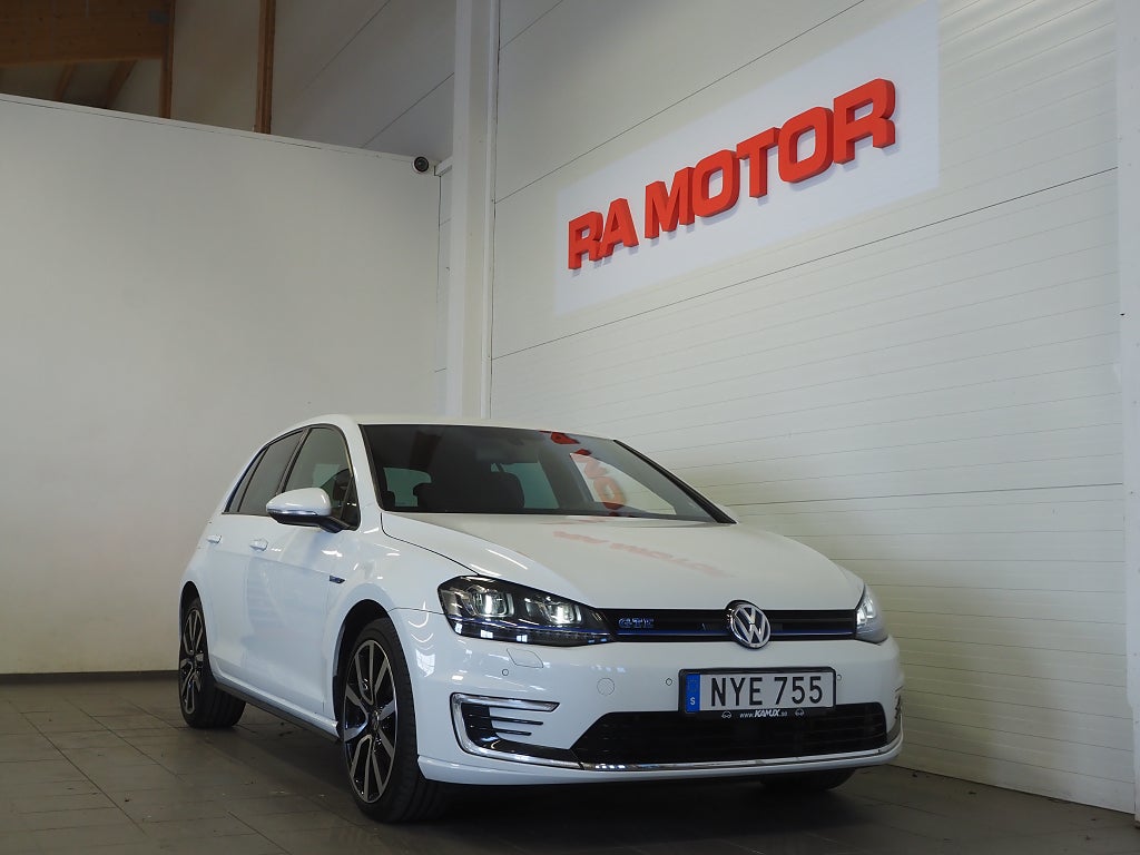 Volkswagen Golf GTE 1.4 TSI DSG 204hk | Drag | Värmare | Navi |