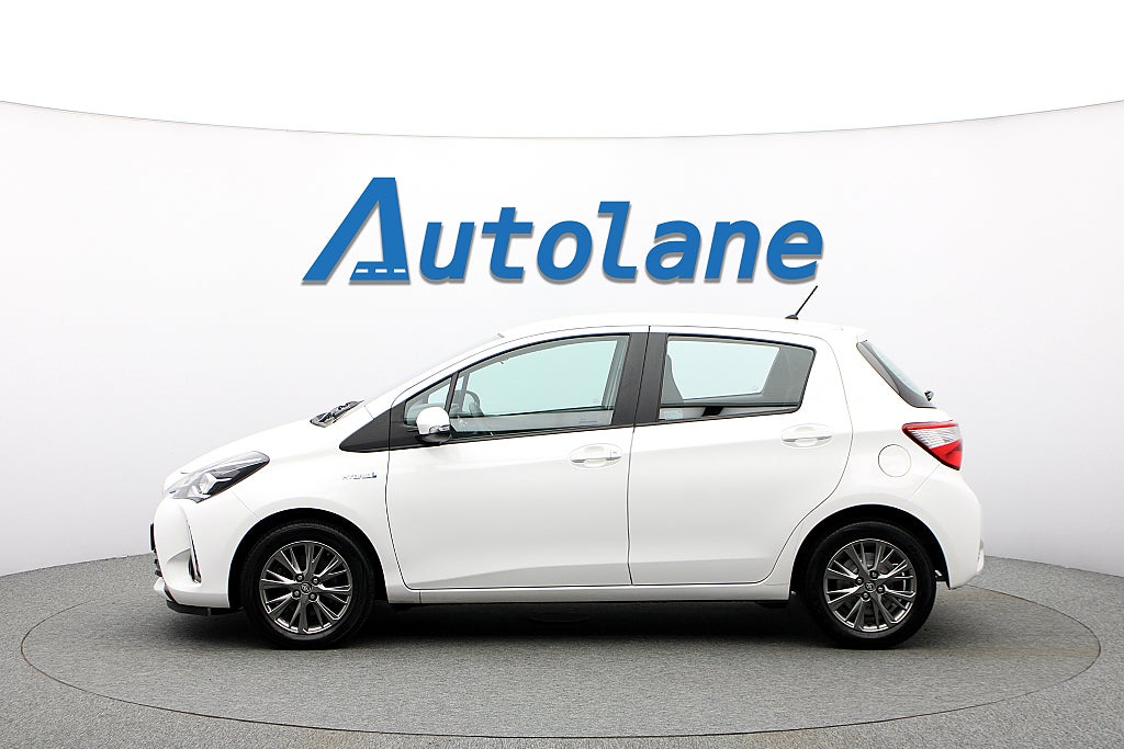 Toyota Yaris Hybrid e-CVT Active B-kamera, Låg skatt, MOMS 101hk