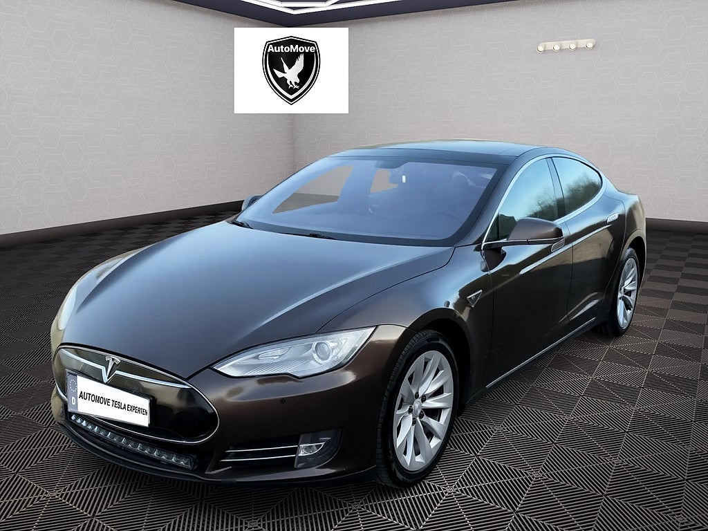 Tesla Model S 333HK FreeCharge livet ut