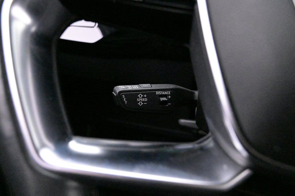 Audi E-Tron 55 quattro Pano Drag Elstol HuD Kamera Navi