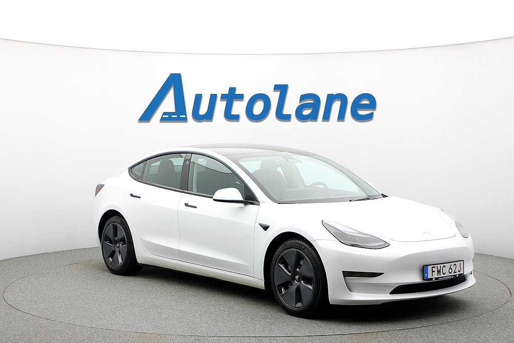 Tesla Model 3 Long Range AWD, Panorama, Batteritestad, MOMS 440hk