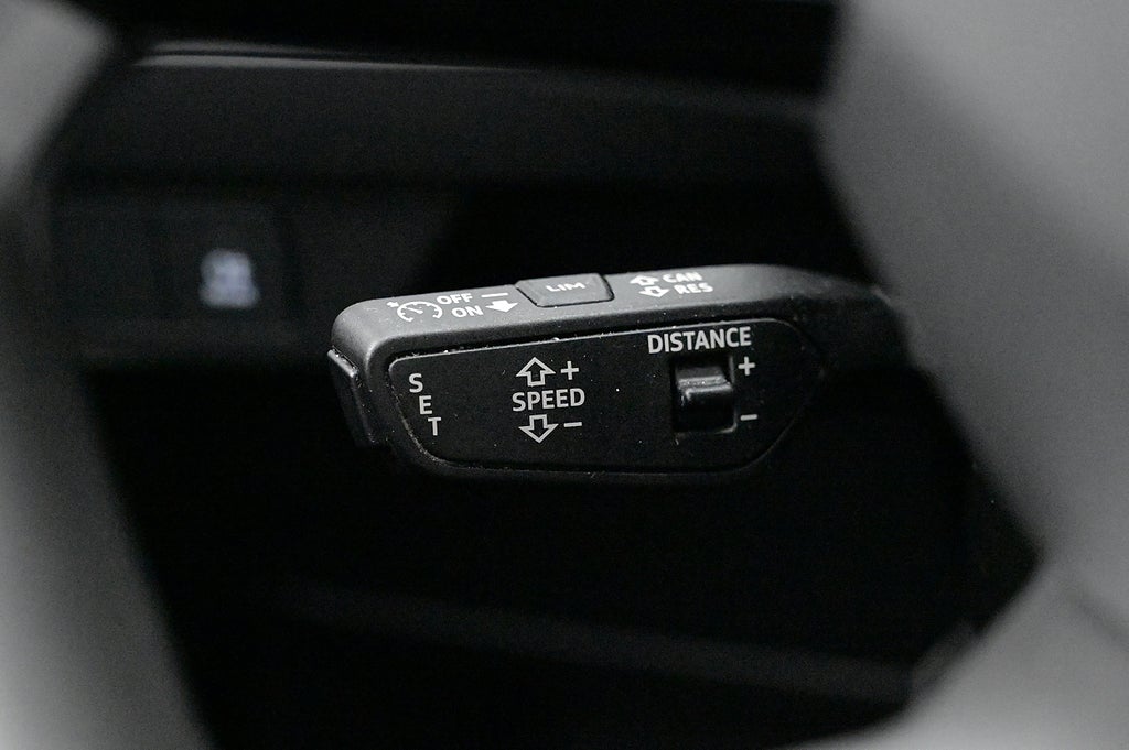 Audi Q4 35 e-tron Proline Assistans Kamera Adap.Farth LED