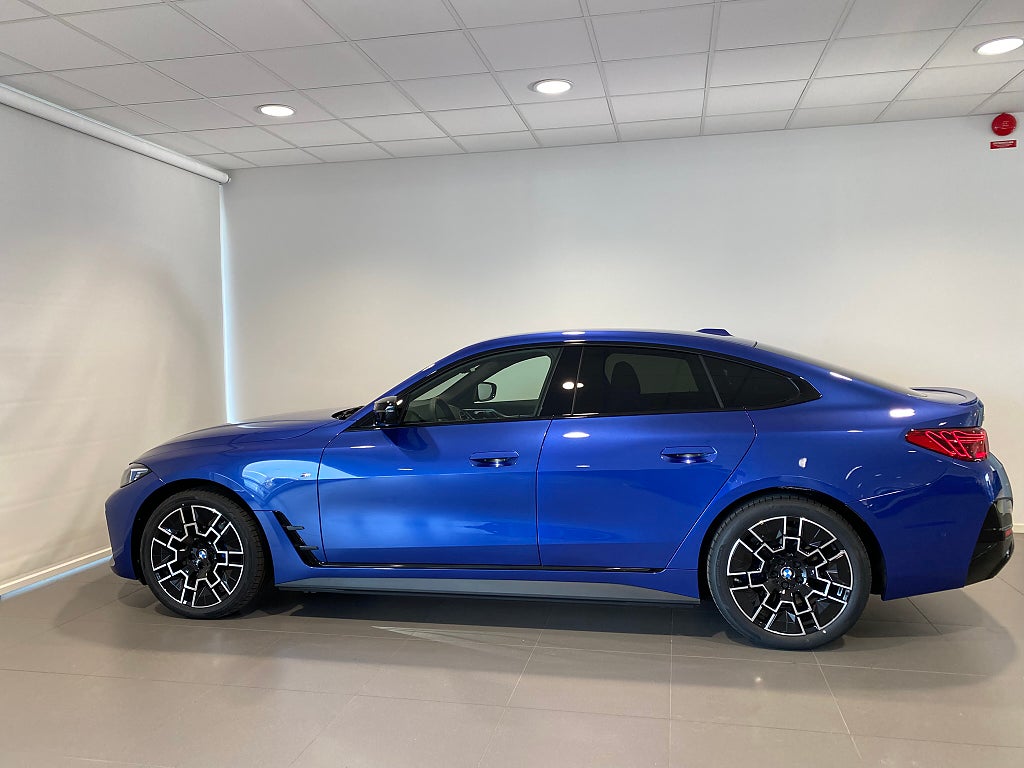 BMW i4 M60 xDrive Adaptiv Farthållare  Keyless Elstolar Drag