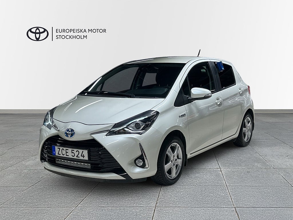Toyota Yaris 1.5 HSD Touch and Go Edition /  Värmare / V-Hjul