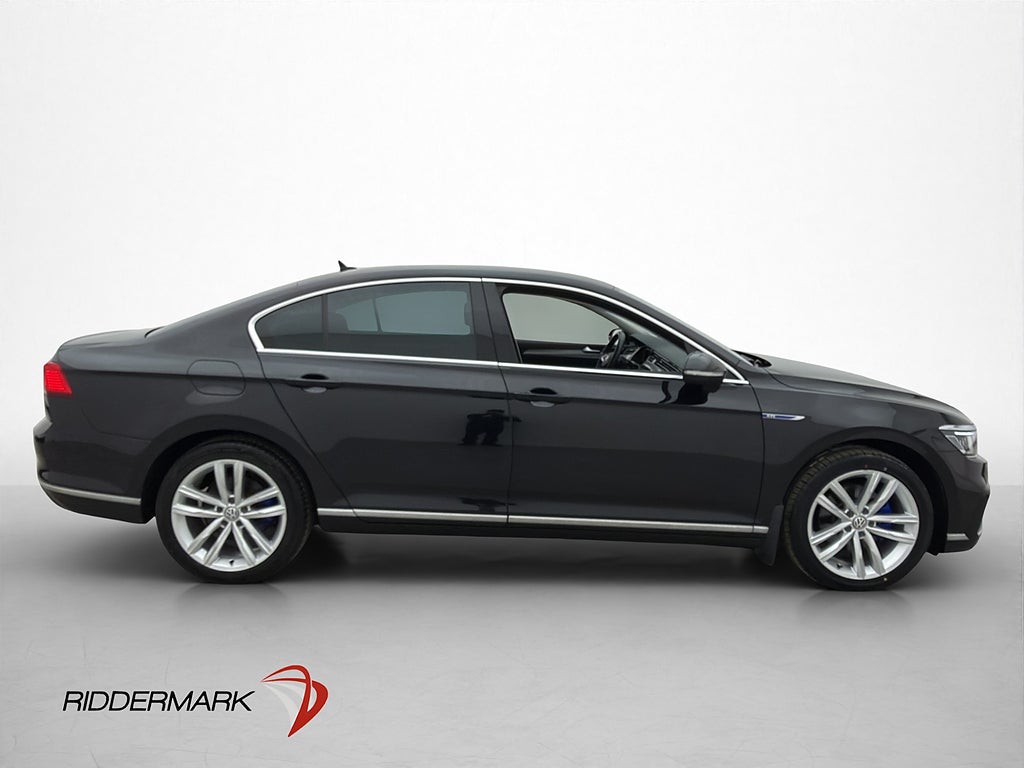 Volkswagen Passat GTE Active Info Värmare Kamera Drag Navi