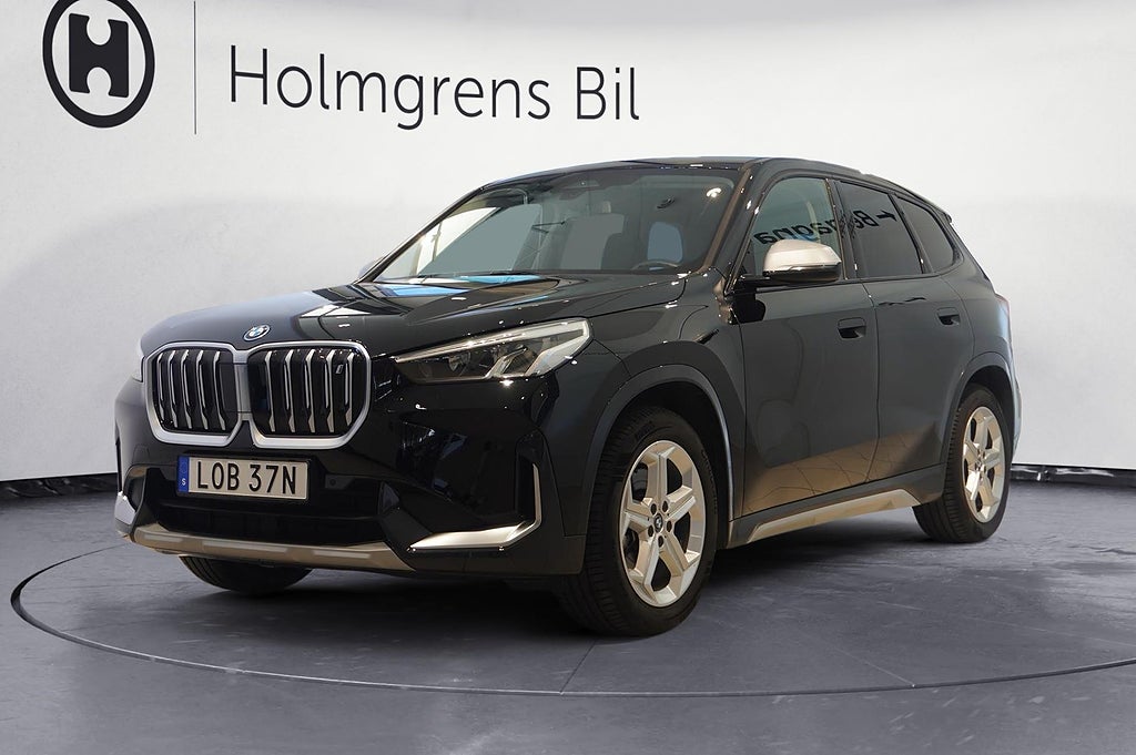 BMW iX1 xDrive30 xLine Rattvärme Drag Driving Assistant Plus Tonade