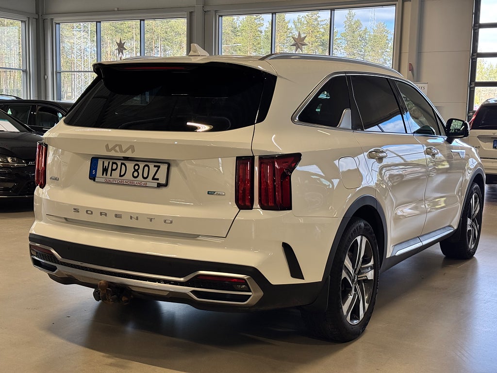 Kia Sorento PHEV AUT AWD EN ÄGARE DRAG NYSERVAD NYA DÄCK V-HJUL