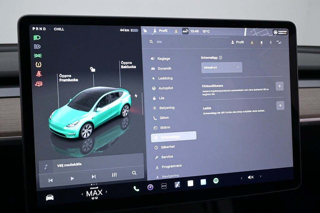 Tesla Model Y Standard Range RWD Autopilot Pano Drag V-hjul
