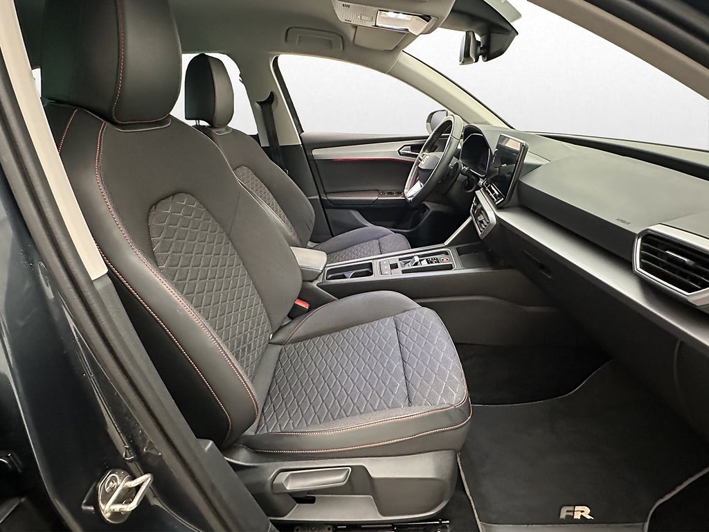 Seat Leon e-Hybrid 204hk FR Cockpit B-Kamera Nyservad