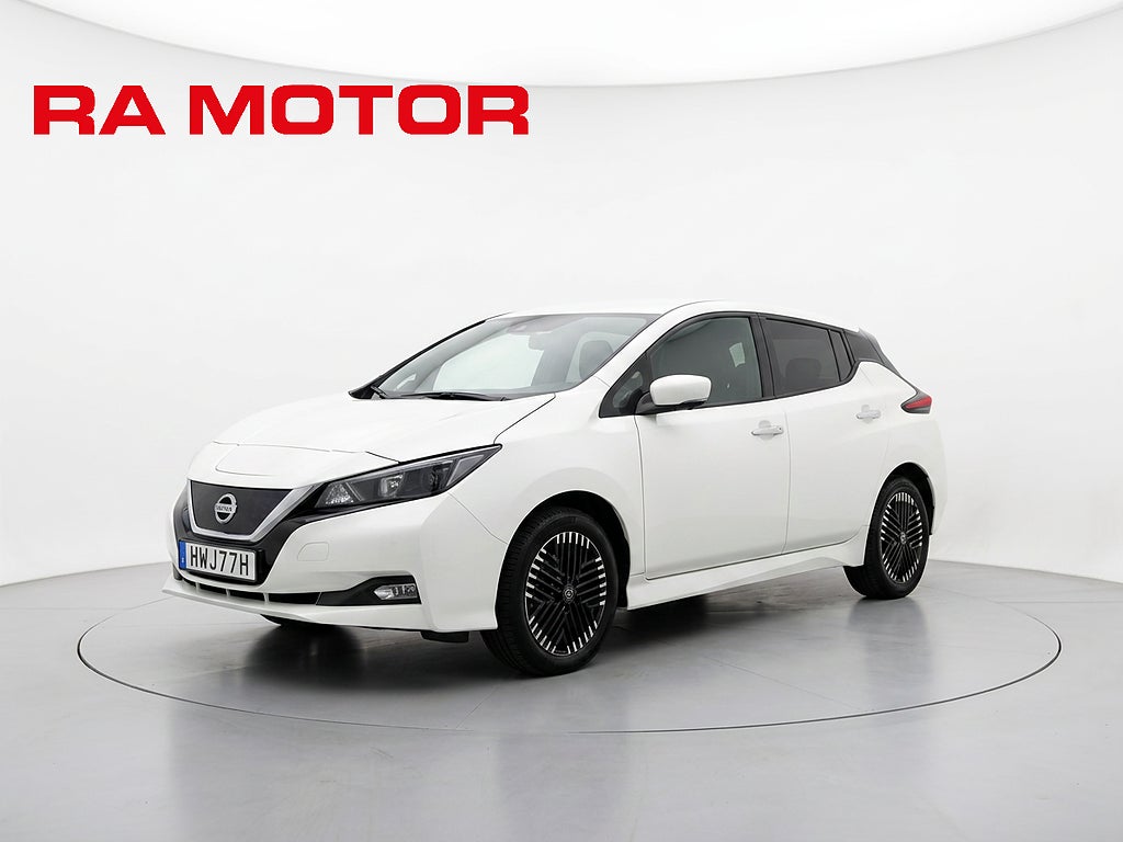 Nissan Leaf N-Connecta | 40kWh | Värmepump | 360 kamera | Navi |