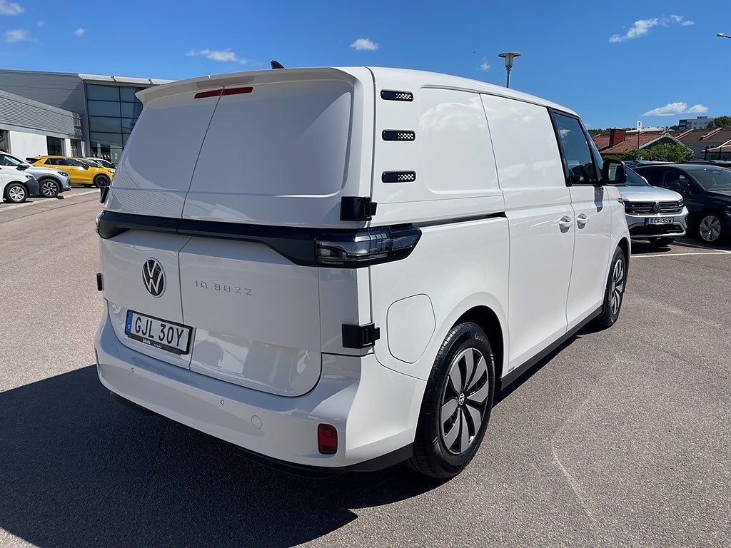 Volkswagen ID. Buzz Cargo 286hk Inkl Dragpaket kampanj
