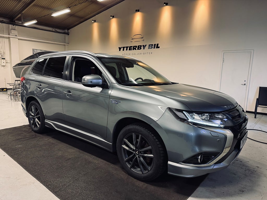 Mitsubishi Outlander PHEV CVT Business Dragkrok 360 kamera Fullservad!