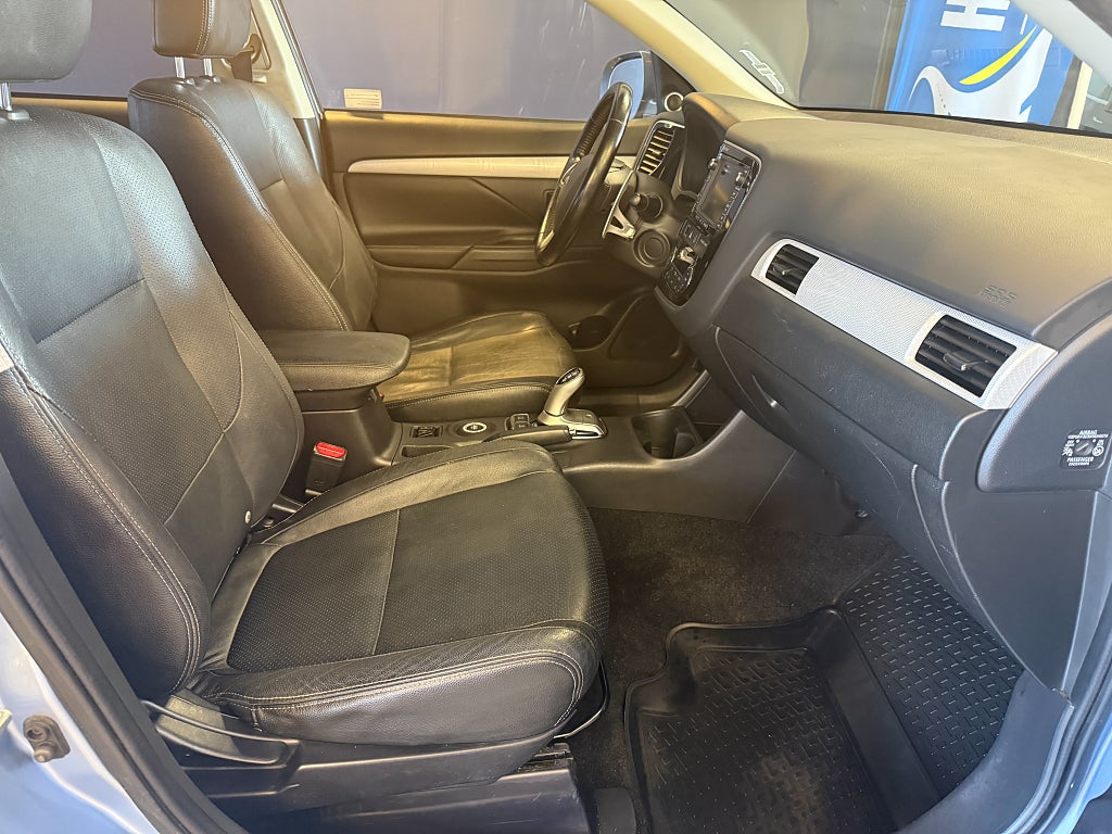 Mitsubishi Outlander PHEV CVT Business *Dragkrok, Plug-in-hybrid*