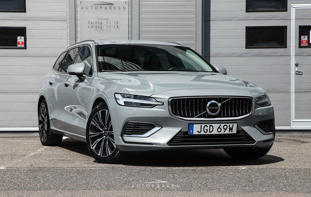 Volvo V60 Recharge T6 AWD Core Bright Drag Värmare  Euro 6