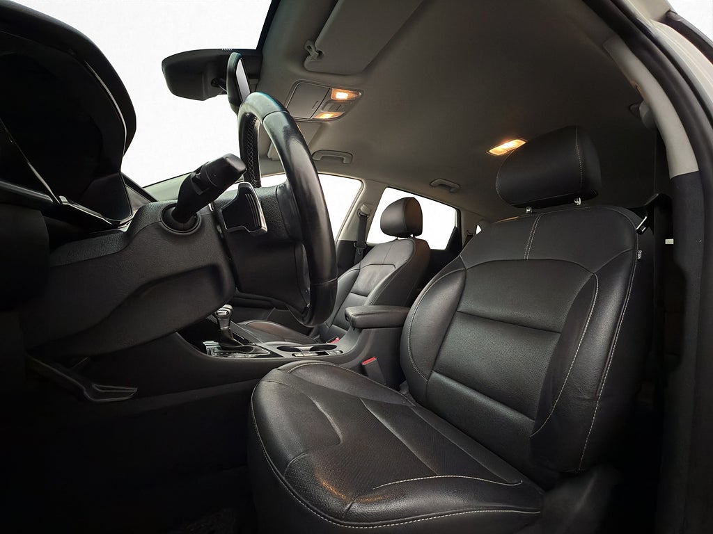 Kia Niro PHEV 141hk Pluspaket 2 Kamera CarPlay Skinn Navi