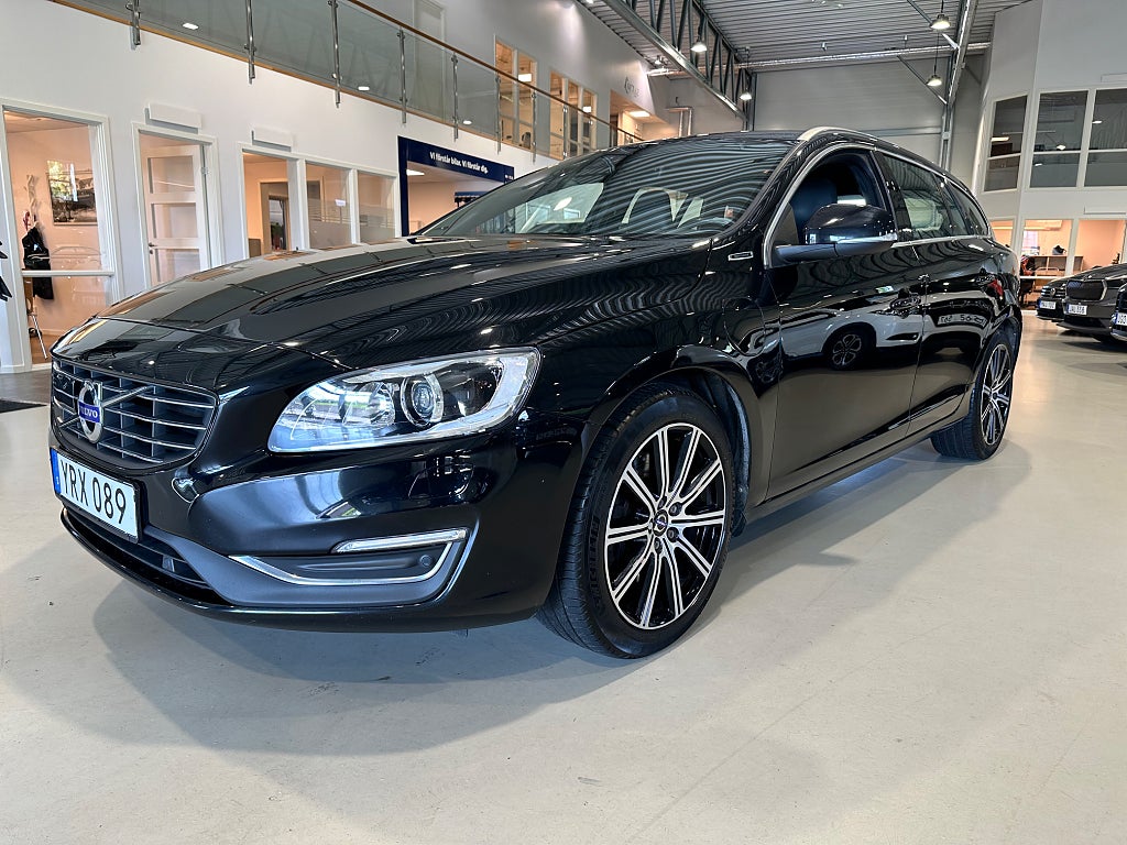 Volvo V60 D6 Twin Engine AWD Classic,Summum/Taklucka*Ränta 2,75%*