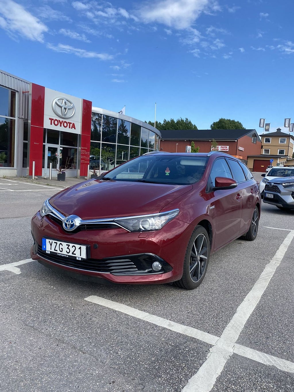 Toyota Auris Touring Sports Hybrid e-CVT Intense Edition…