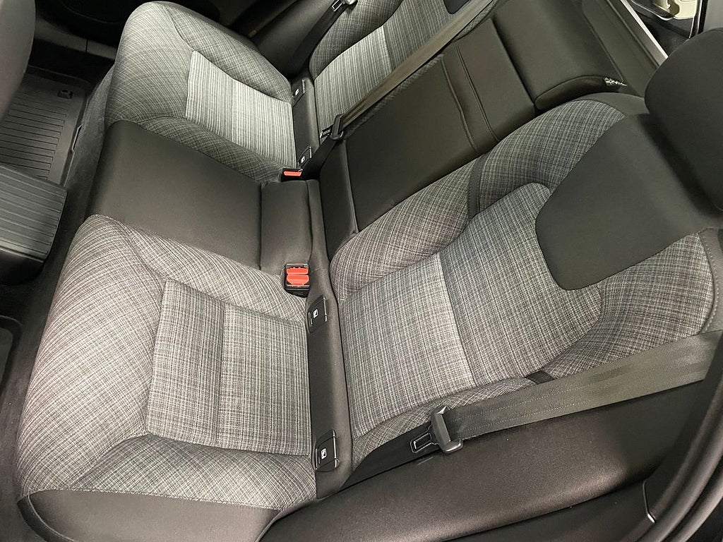 Volvo XC60 Recharge T6 Core Edition