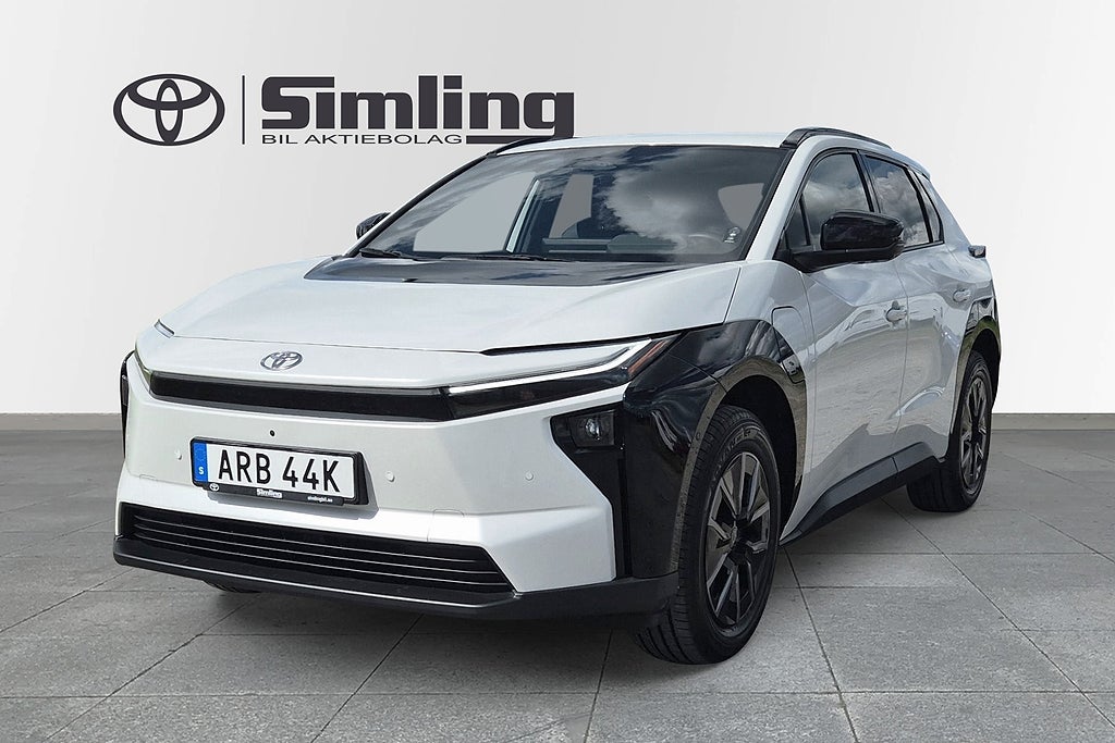 Toyota bZ4X 73.1 kWh AWD Executive Panorama / Vinterhjul