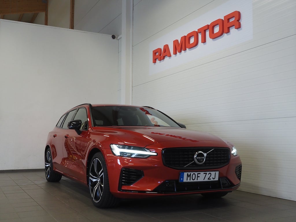 Volvo V60 Recharge T8 AWD Geartronic R-Design H/K 360° Drag Navi