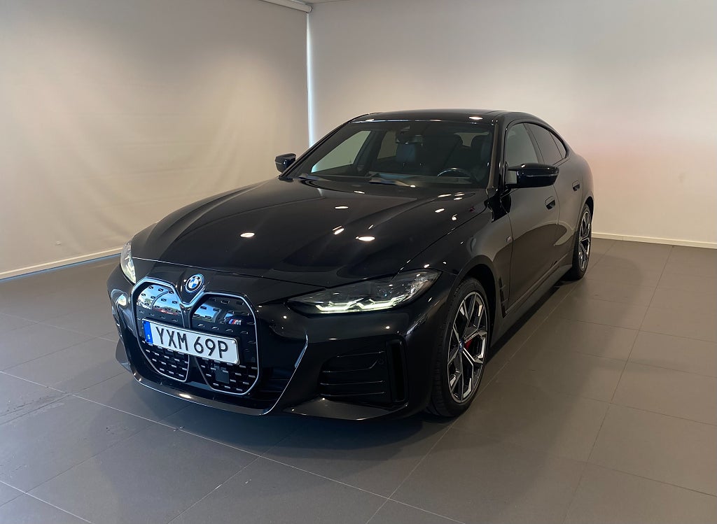 BMW i4 M50 Panoramatak Head-Up Display