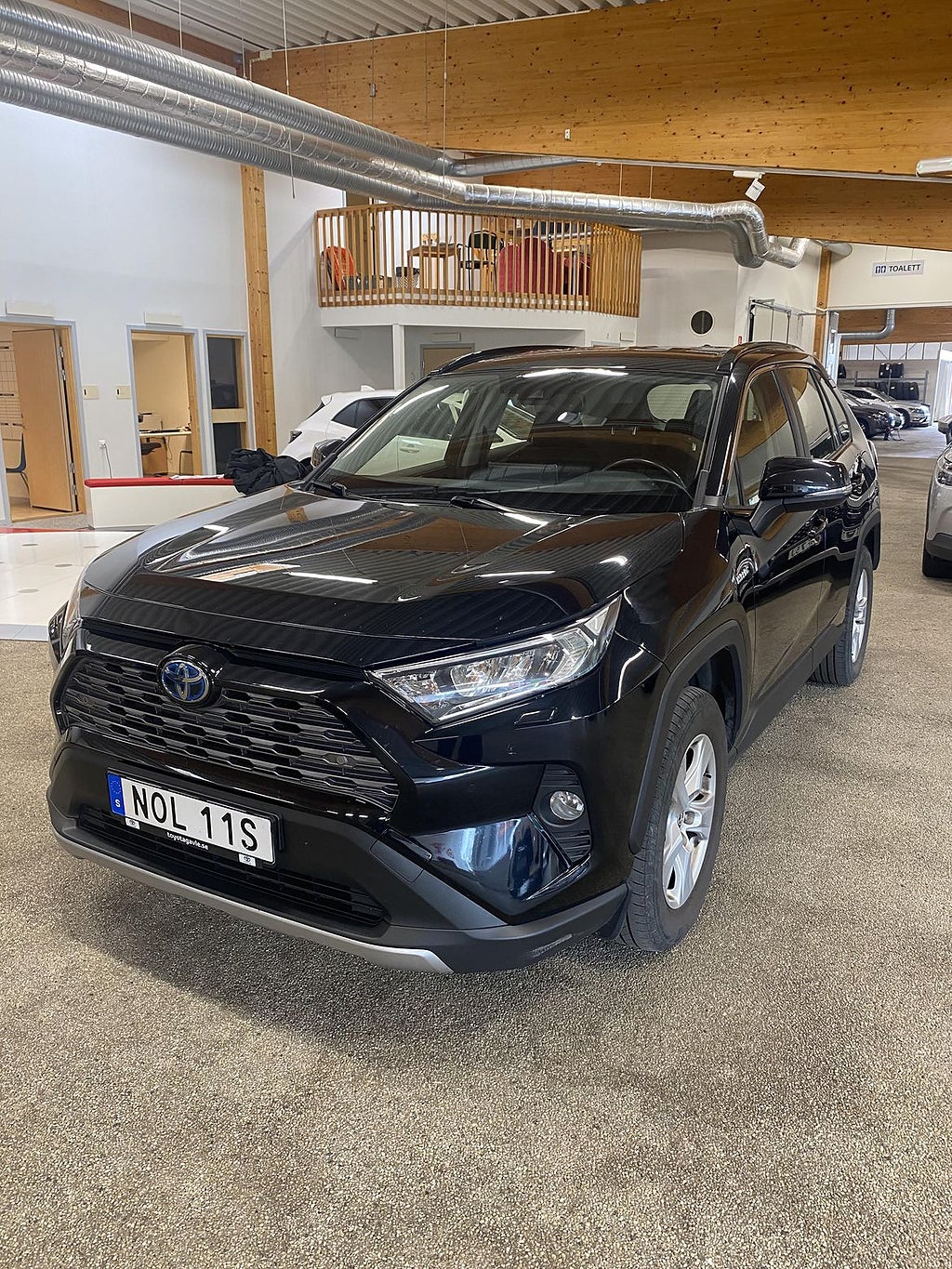 Toyota RAV4 Hybrid AWD-i Active | Vinterhjul | Dragkrok