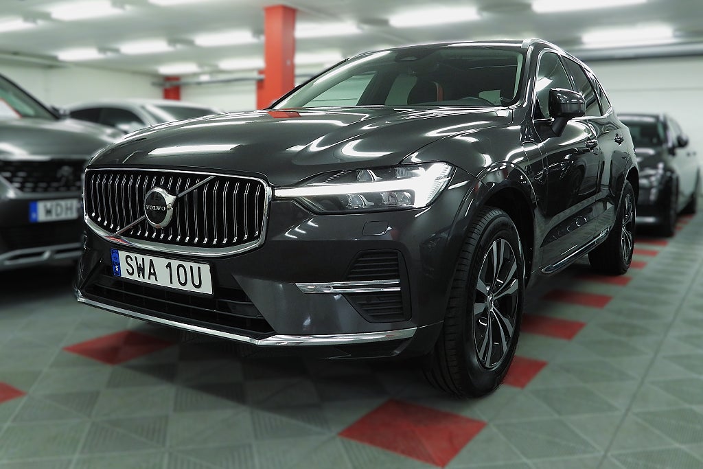 Volvo XC60 Recharge T6 AWD Core Edition Panorama SoV Hjul