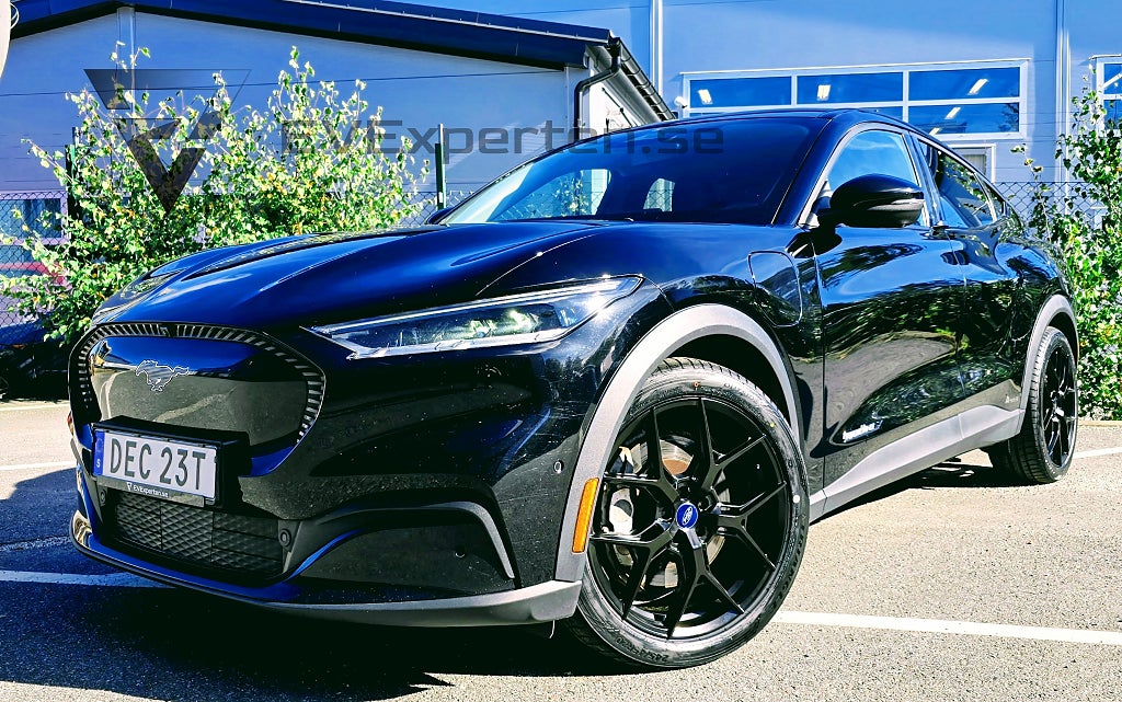 Ford Mustang Mach-E Long Range Tech Pack B&O 360 Ny Fälg/Däck 20″ Drag
