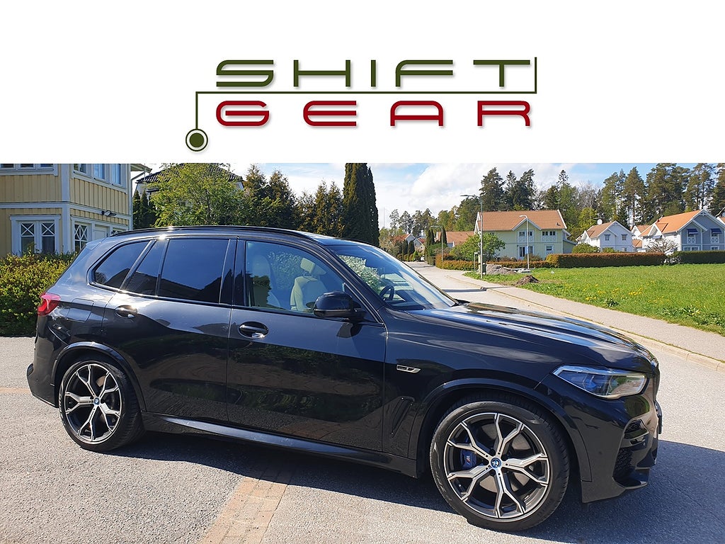 BMW X5 45e xDr M Laser HUD NightV Pano 360 Sätesvent Drag MOMS