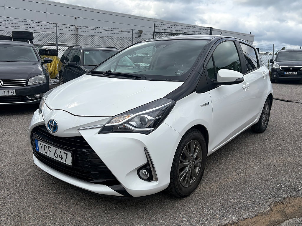 Toyota Yaris 1.5 Hybrid e-CVT Active Euro 6 nyservad