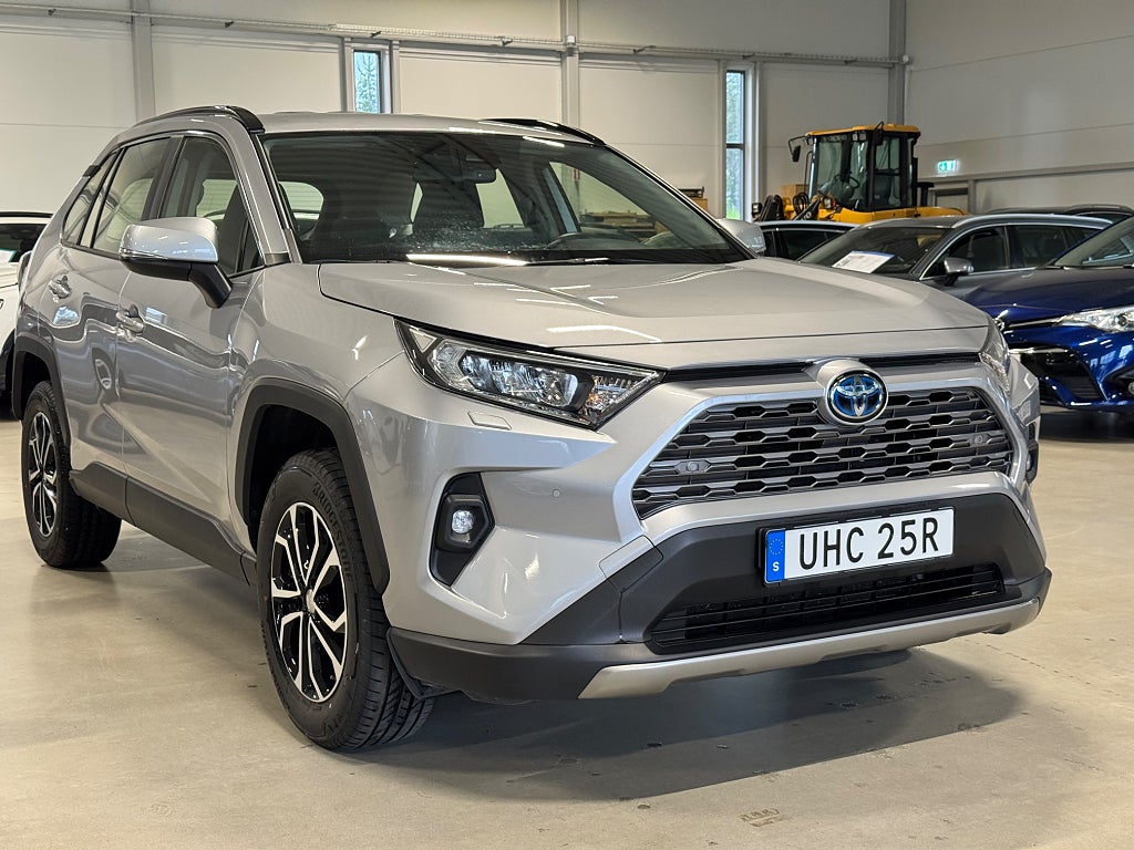 Toyota RAV4 Hybrid AWD-i E-CVT AUT V-HJUL KAMERA FACELIFT EN ÄGARE