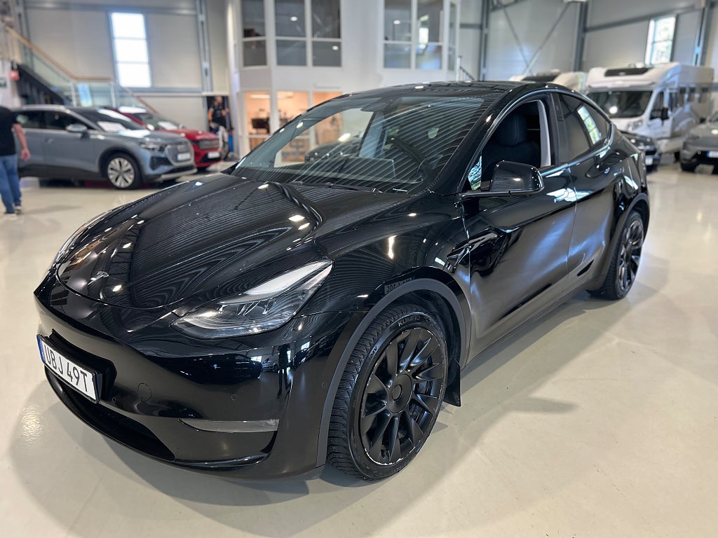 Tesla Model Y Long Range AWD 514hk / Moms