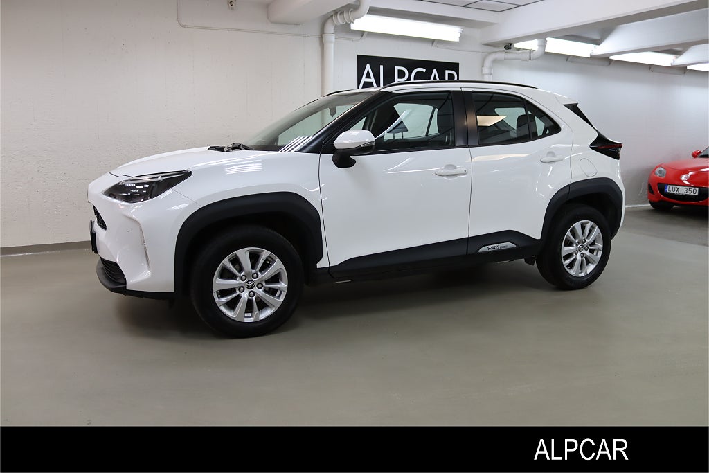 Toyota Yaris Cross HYBRID 115 e-CVT FULLSERVAD V-HJUL 2 WD MOMSBIL