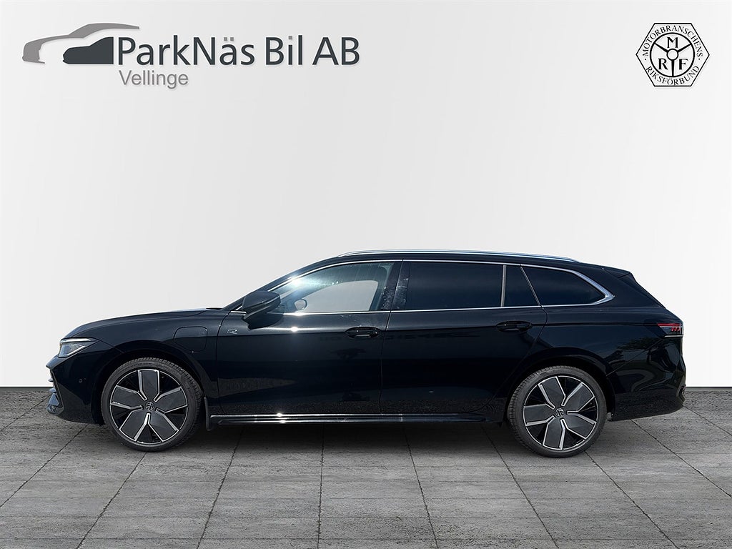 Volkswagen Passat eHybrid DSG  R-LINE PANO DRAG
