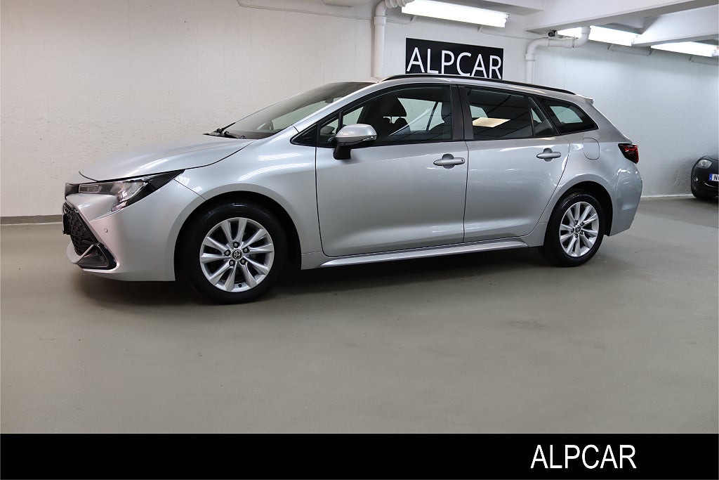 Toyota Corolla TS  HYBRID ACTIVE NYSERVAD MOMSBIL