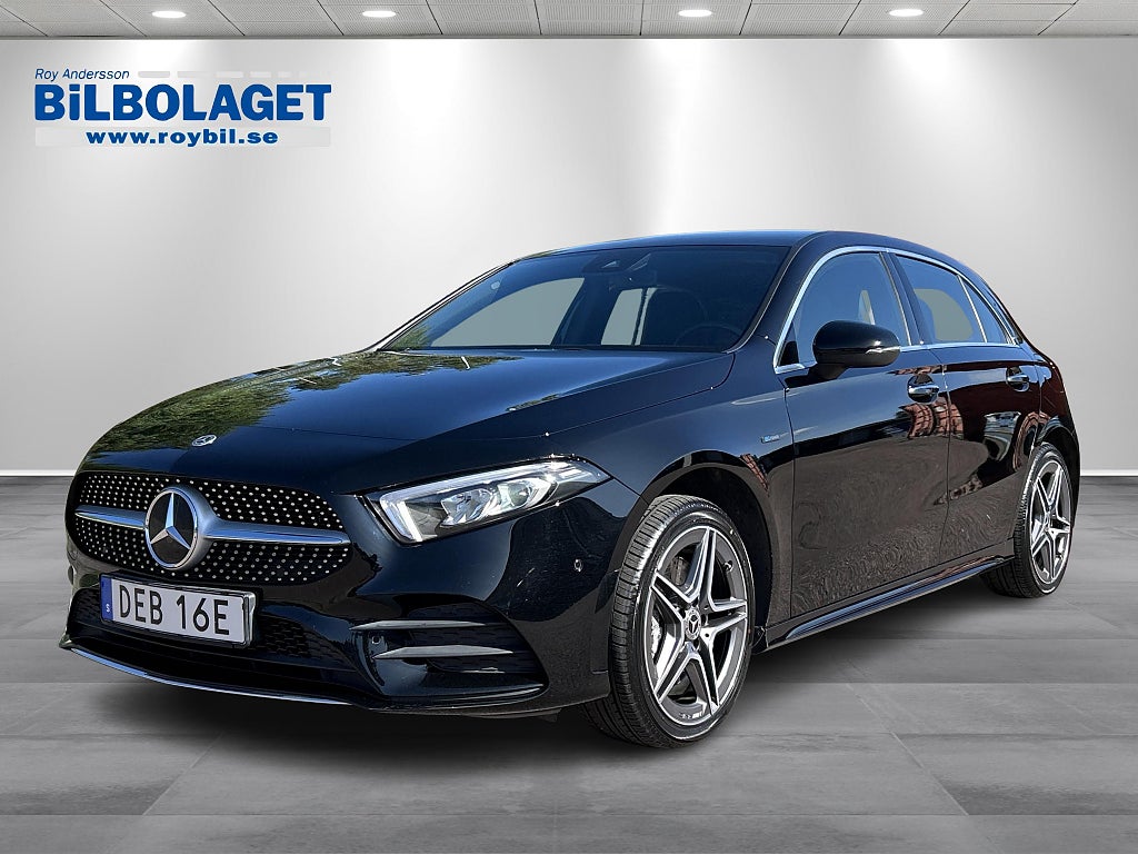 Mercedes-Benz A 250 e AMG Line | Dragkrok | Vinterhjul
