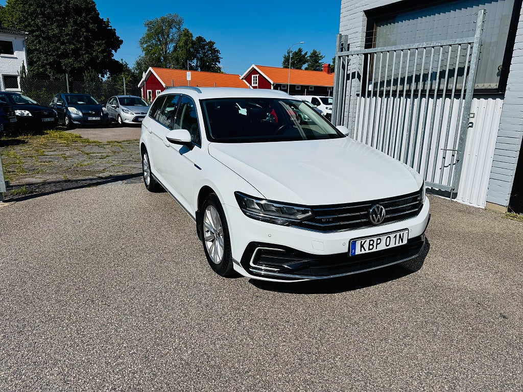 Volkswagen Passat SPORTSCOMBI 1.4 TSI 218HK GTE / COCKPIT / NAVI / DRAG