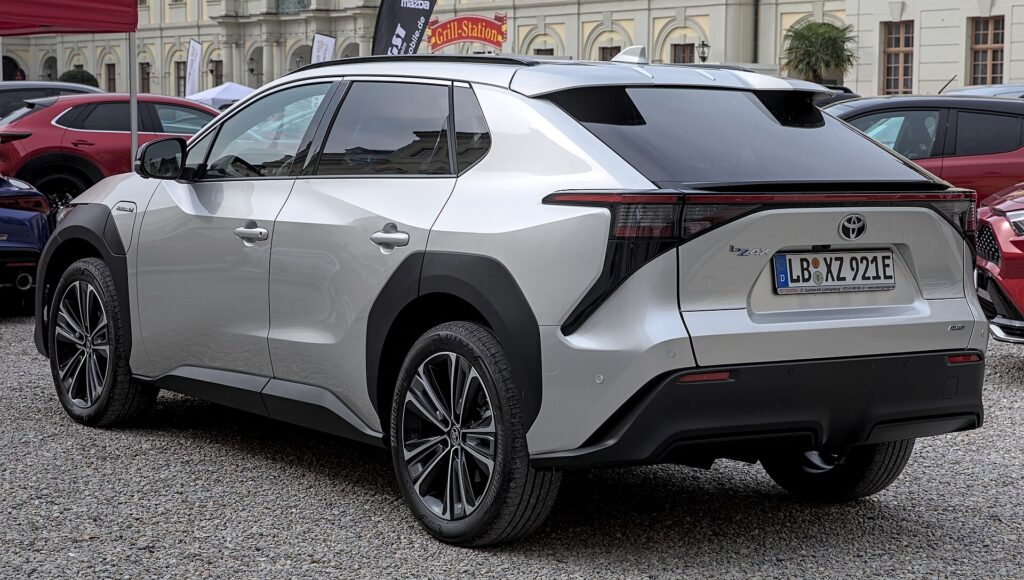 Toyota bZ4X el-SUV - begagnad Toyota elbil