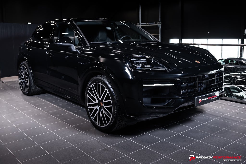 Porsche Cayenne E-Hybrid Coupé SportDesign|22″|HuD|Bose|18vägs|ACC|Pano