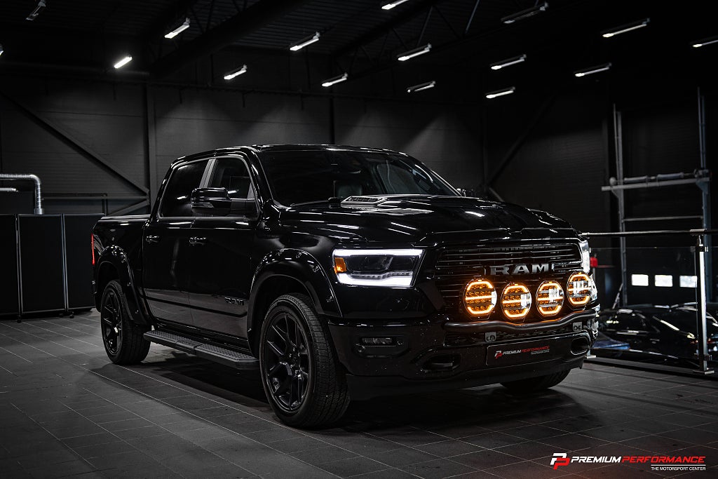 Dodge RAM 1500 Laramie Night 5.7 HEMI Pano|Cockpit|H/K|Nybilsgaranti