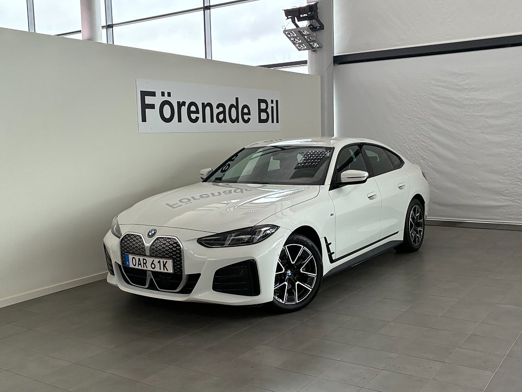 BMW i4 eDrive40 M-Sportpaket  Driving Assistant Drag