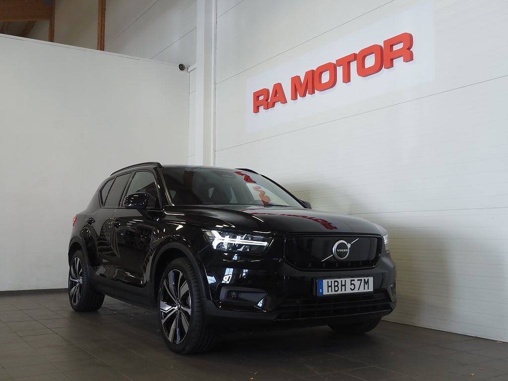 Volvo XC40 Recharge P8 AWD 408hk Core | Kamera | Skinn |