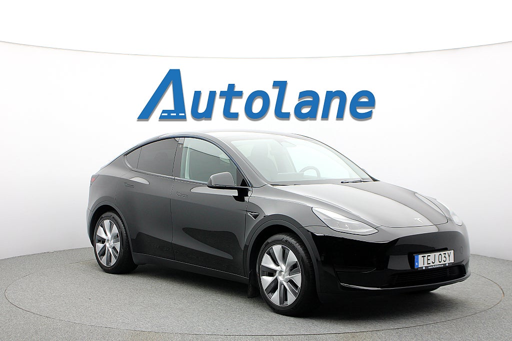 Tesla Model Y Standard Range RWD, Pano, MOMS, Kamera 299hk