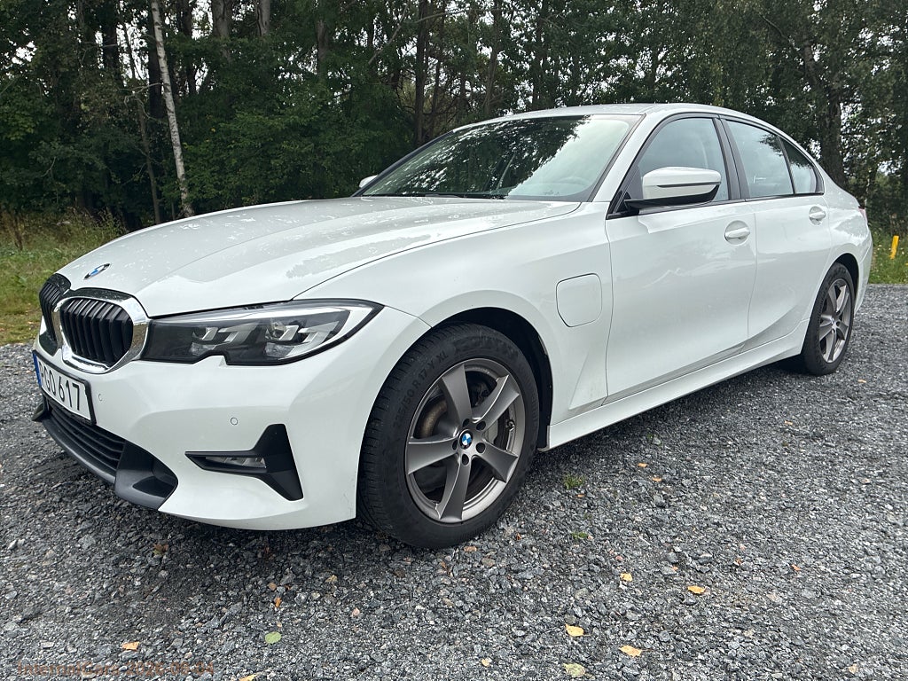 BMW 330e Sport line – EXPORTNETTO 17.400€