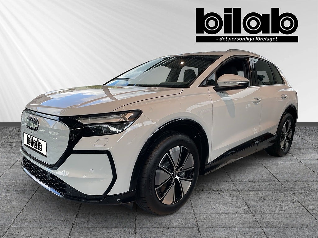 Audi Q4 e-tron S-line SUV quattro 220kw