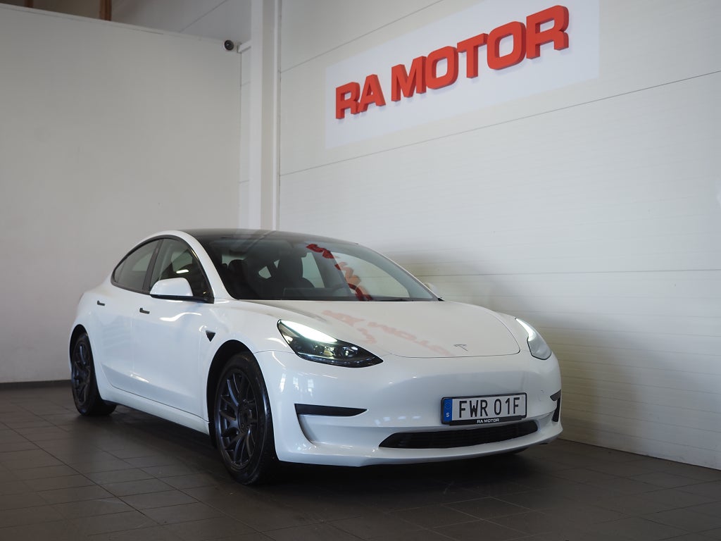 Tesla Model 3 Standard Range RWD 283hk Pano Navi Läder Moms
