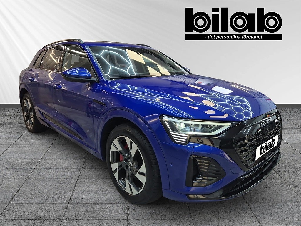 Audi Q8 55 E-TRON QUATTRO S LINE 300,00 KW