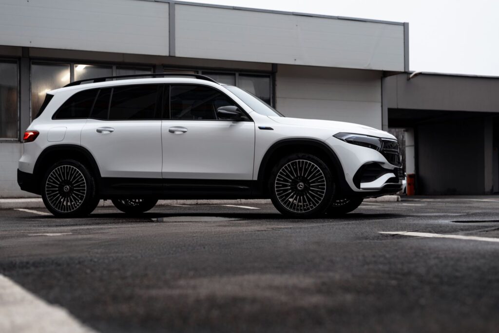 Mercedes EQB elbil - miljobil till salu i Stockholm