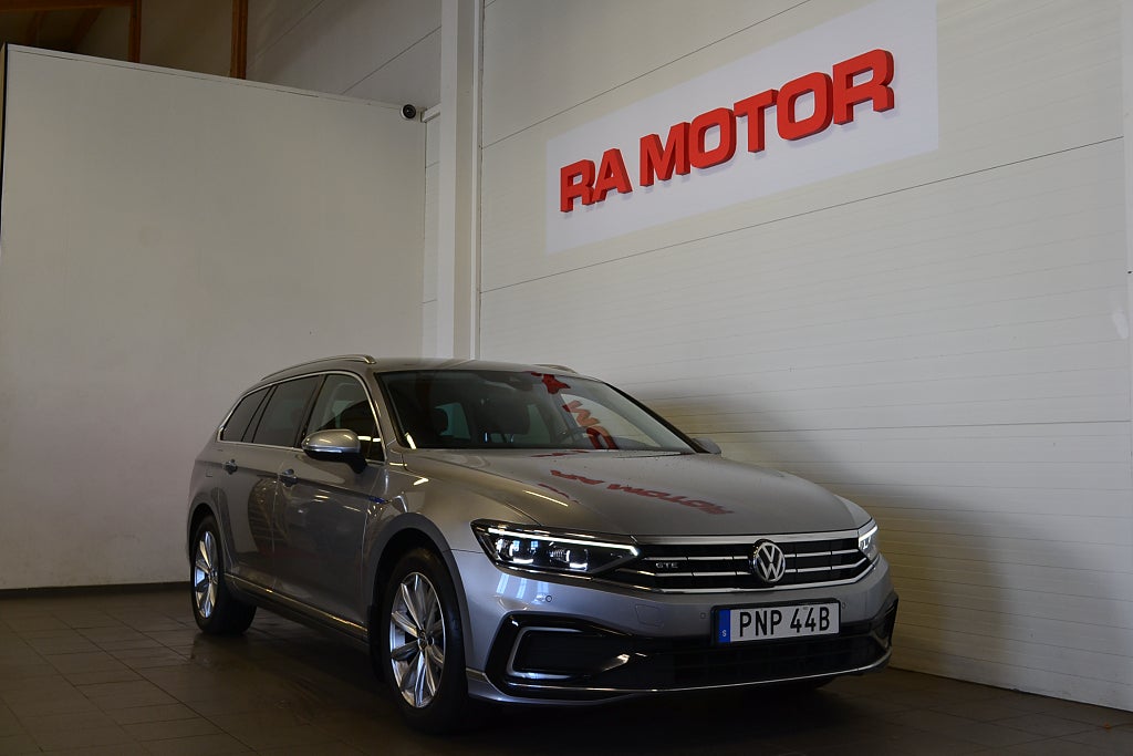 Volkswagen Passat Sportscombi GTE Plug-in Kamera Drag Värmare Navi IQ